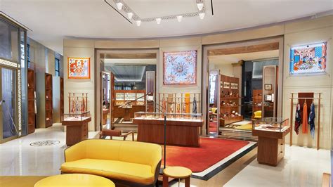 Hermès abre nuevo capítulo y nueva tienda en .